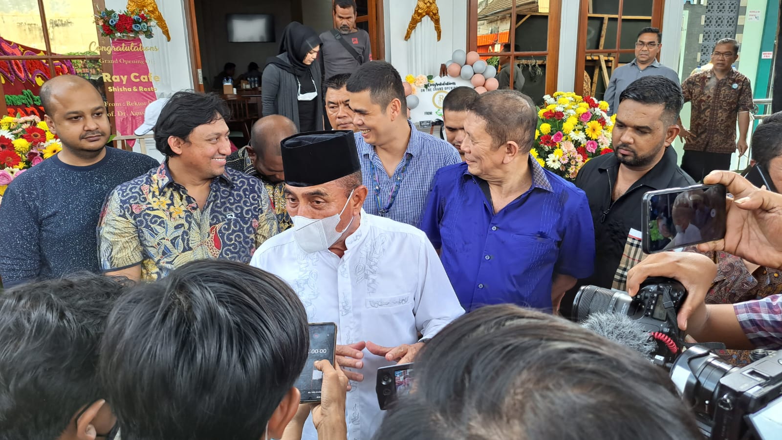 Gubsu Hadiri Grand Opening Ray Cafe, Shissha & Resto di Jalan Mahkamah Medan