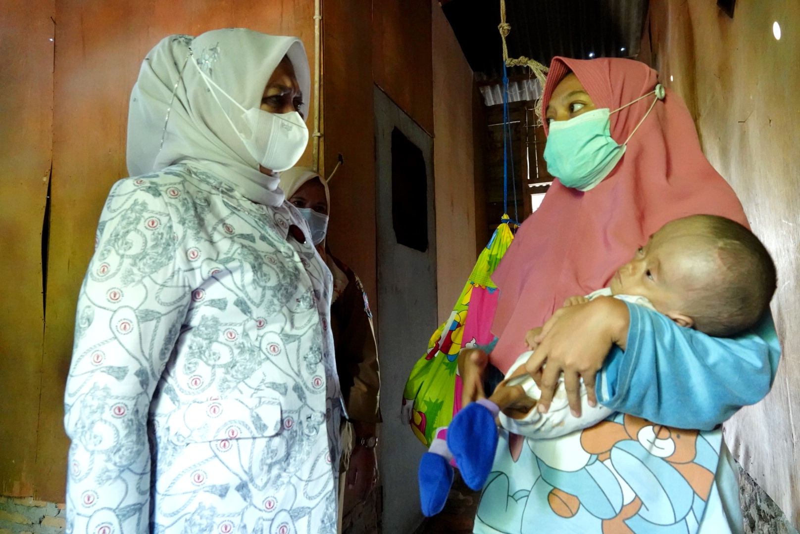 Nawal Lubis Kunjungi Anak Nelayan  Pengidap Hydrocephalus dan Lumpuh