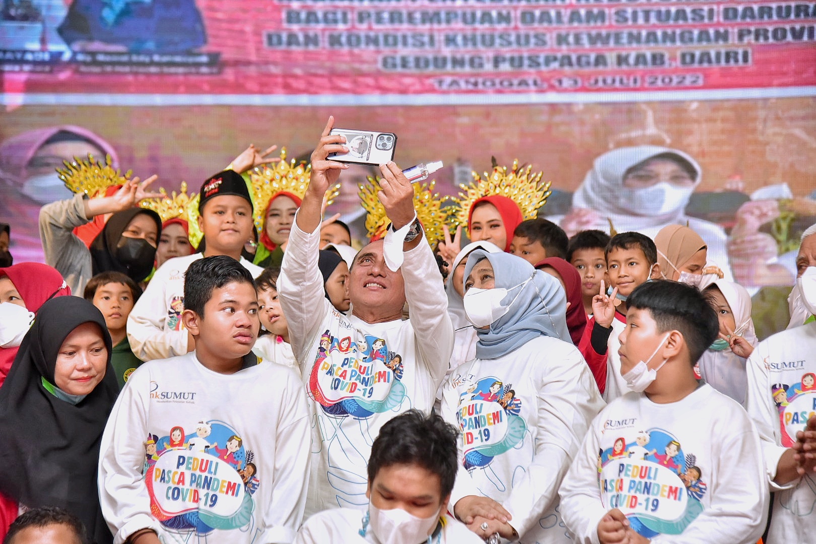 Bermain dan Bergembira Bersama Ratusan Anak-anak,  Edy Rahmayadi Minta Bupati dan Walikota Penuhi Hak Anak