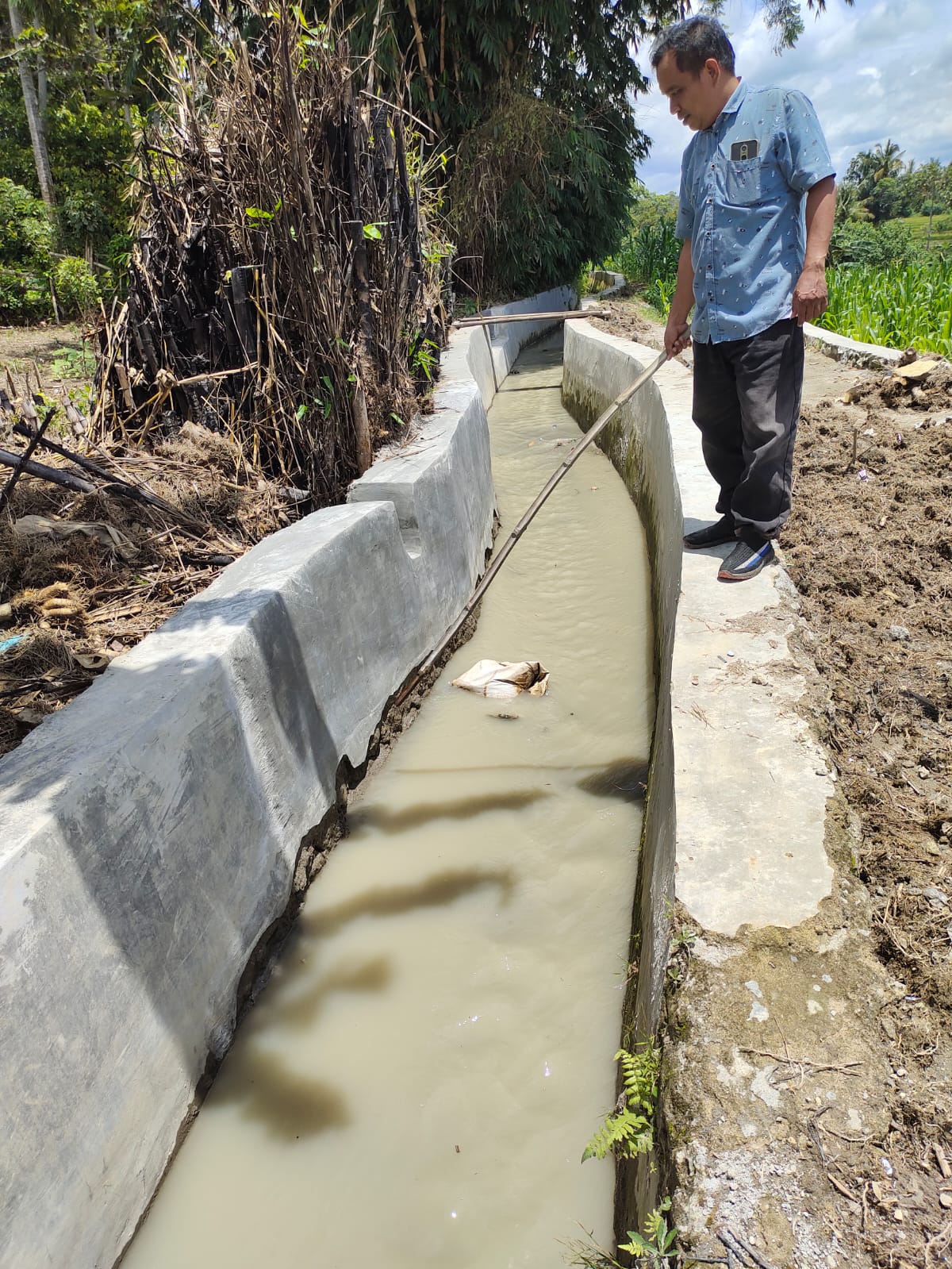 Proyek  Pebuatan Irigasi Di Bah Liran Diragukan Kualitasnya, Baru Selesai di Kerjakan Sudah Rusak