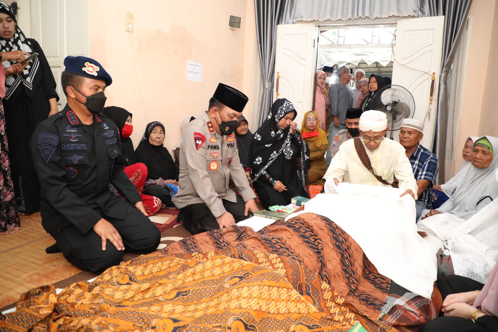 Ayah Mertua Wasekjend PBNU Wafat,  Kapolda Sumut Melayat ke Rumah Duka