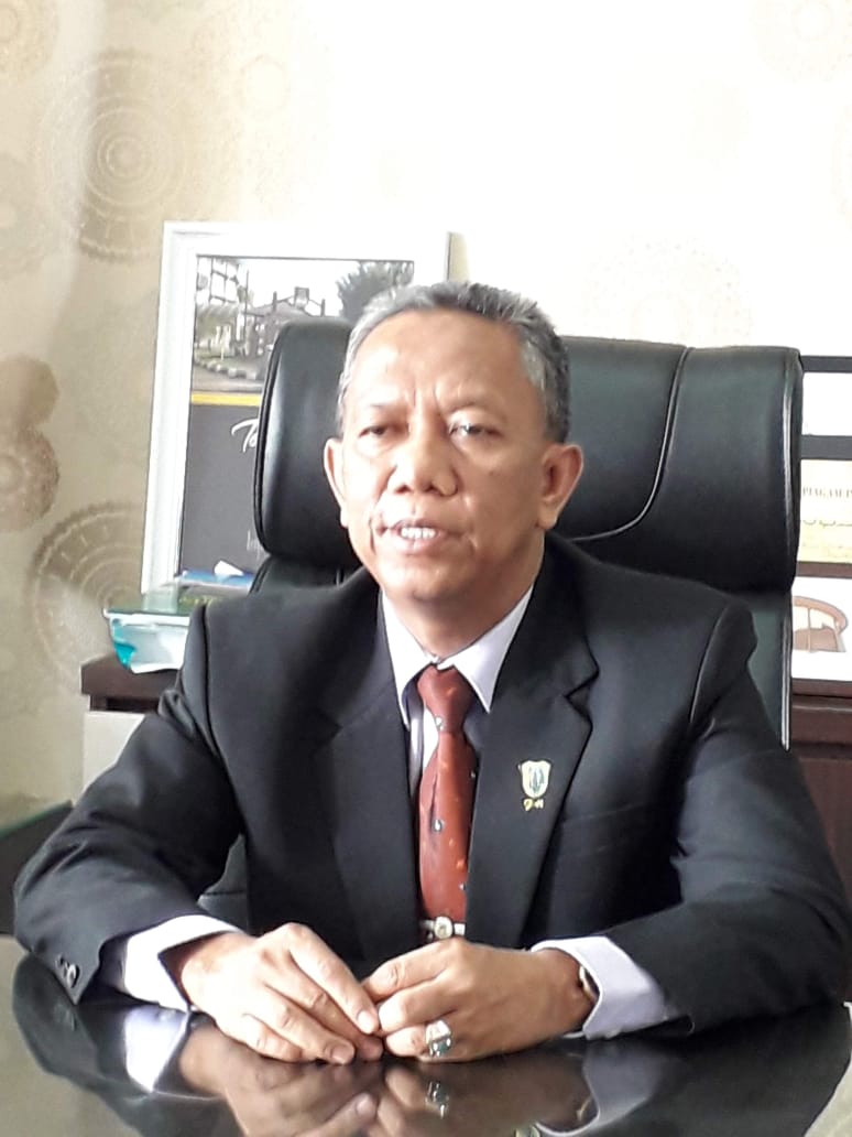 Rektor UIR  Raih Penghargaan Pembina Olahraga Berprestasi di Riau