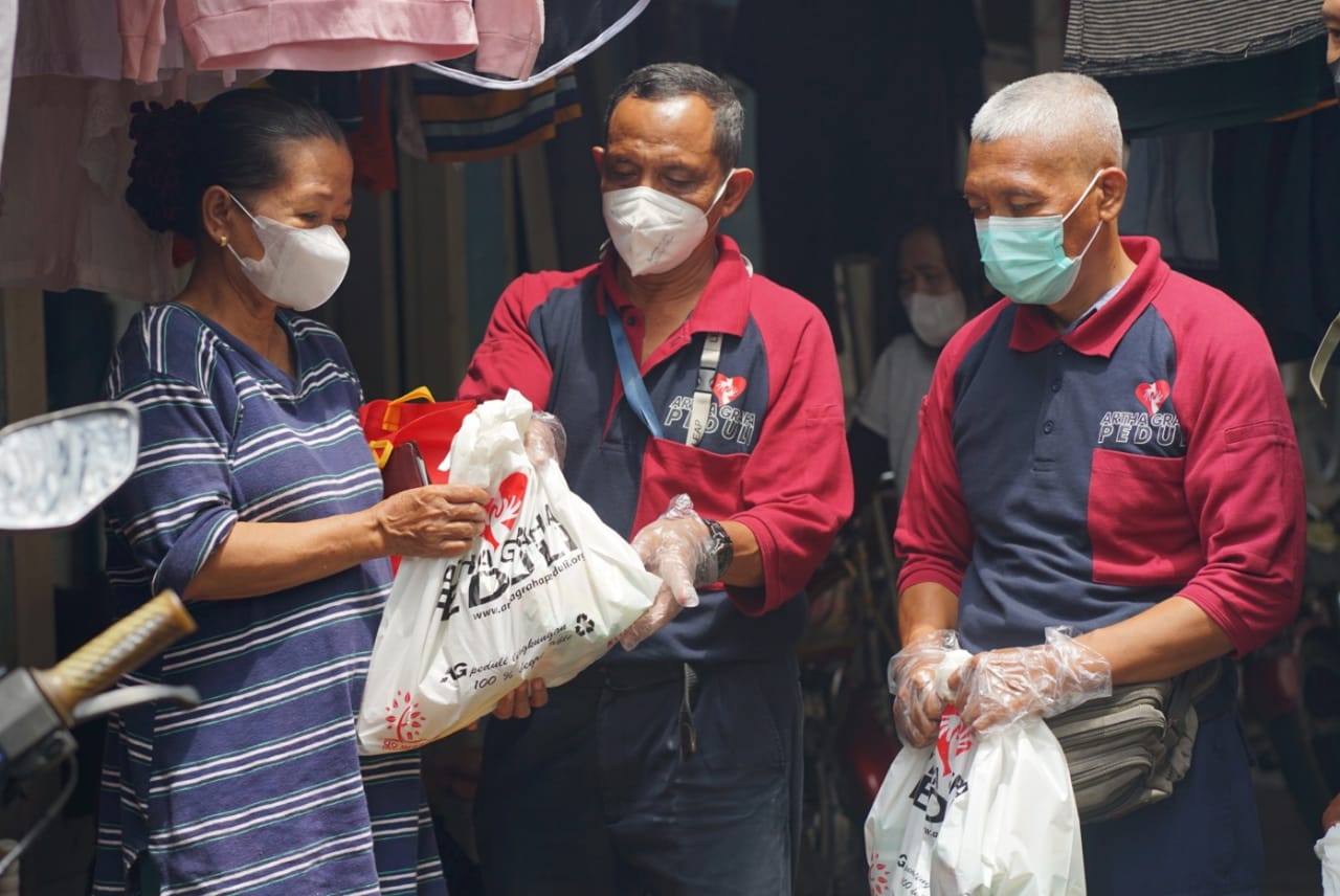 Ekonom: Perusahaan Didorong Berikan BLT kepada Pekerja