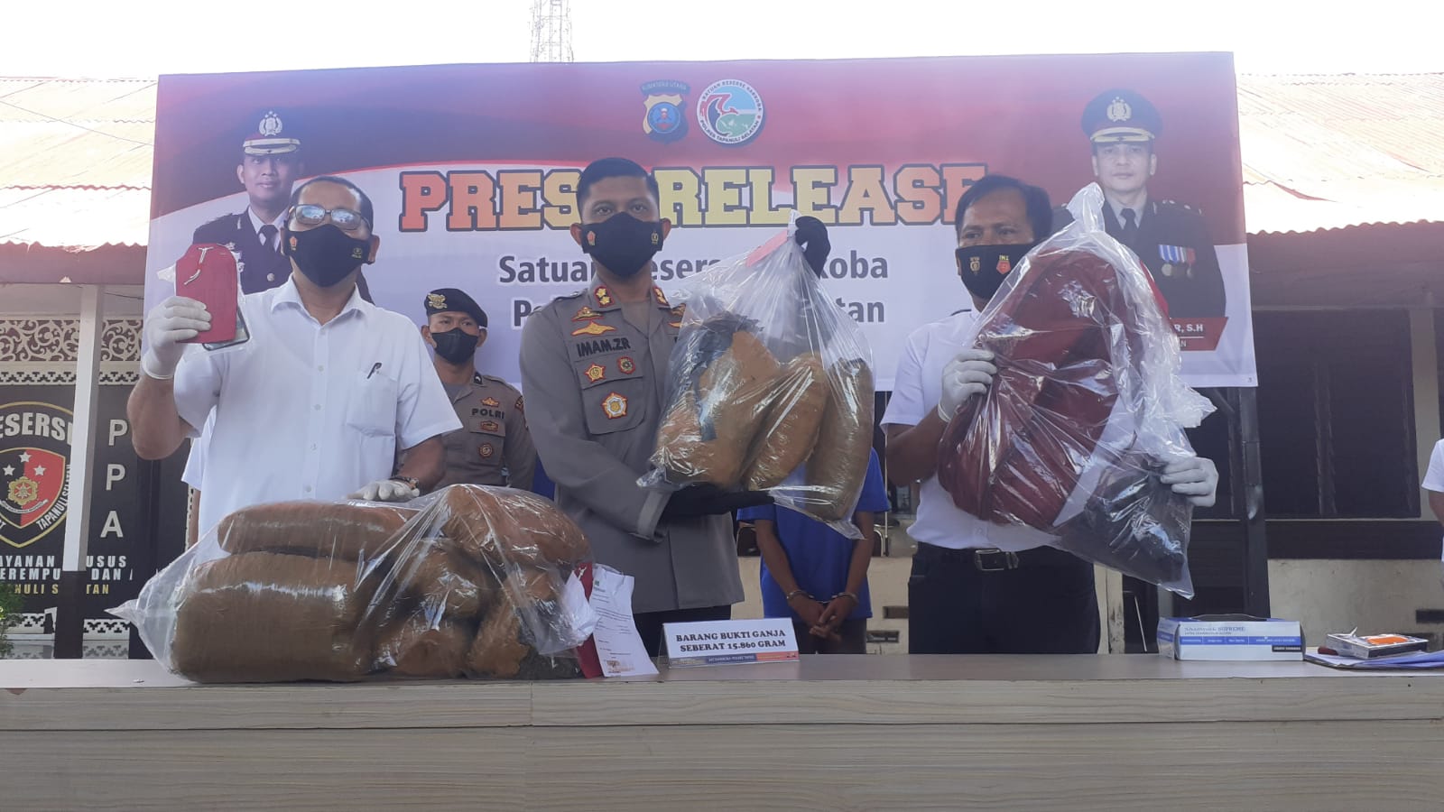 Kepemilikan 15 Kg Ganja, 2 Pria di Amankan Satresnarkoba Polres Tapsel, Satu Orang Dalam Pencarian