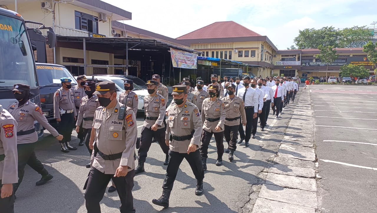 Anggota Polrestabes Medan Mengasah Kemampuan Latihan PBB