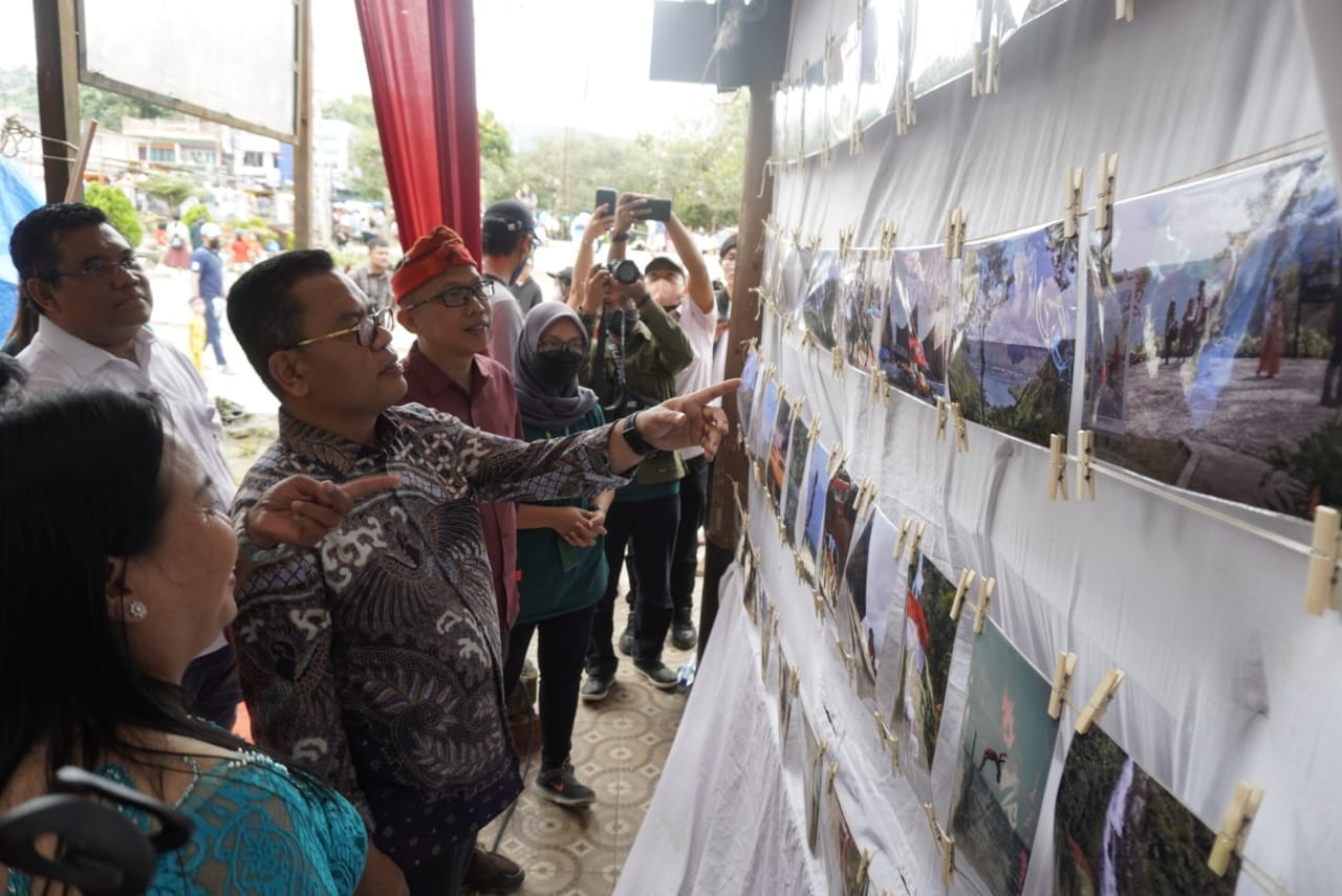 Bupati Poltak Sitorus  Apresiasi Lomba Vlog dan Foto Jelajah Wisata Kabupaten Toba