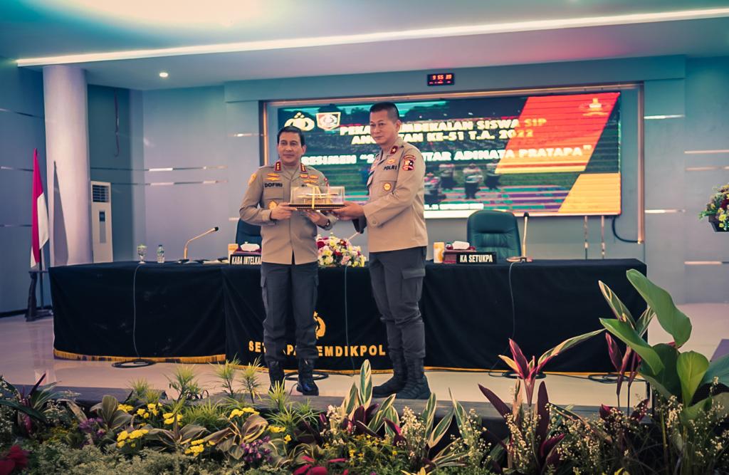 KABAINTELKAM POLRI BERIKAN PEMBEKALAN KEPADA SISWA SIP ANGKATAN 51