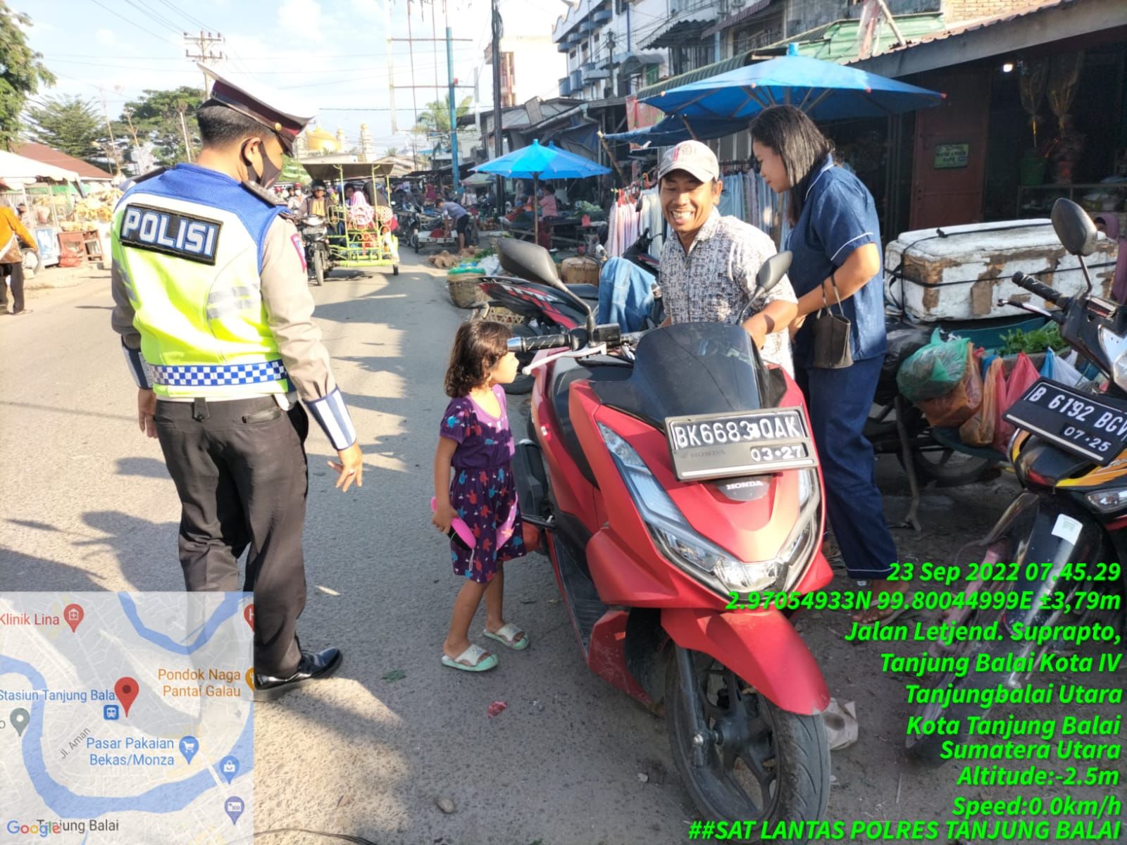 Personil Satlantas Polres Tanjungbalai Laksanakan Antisipasi Kemacetan di Pasar Suprapto