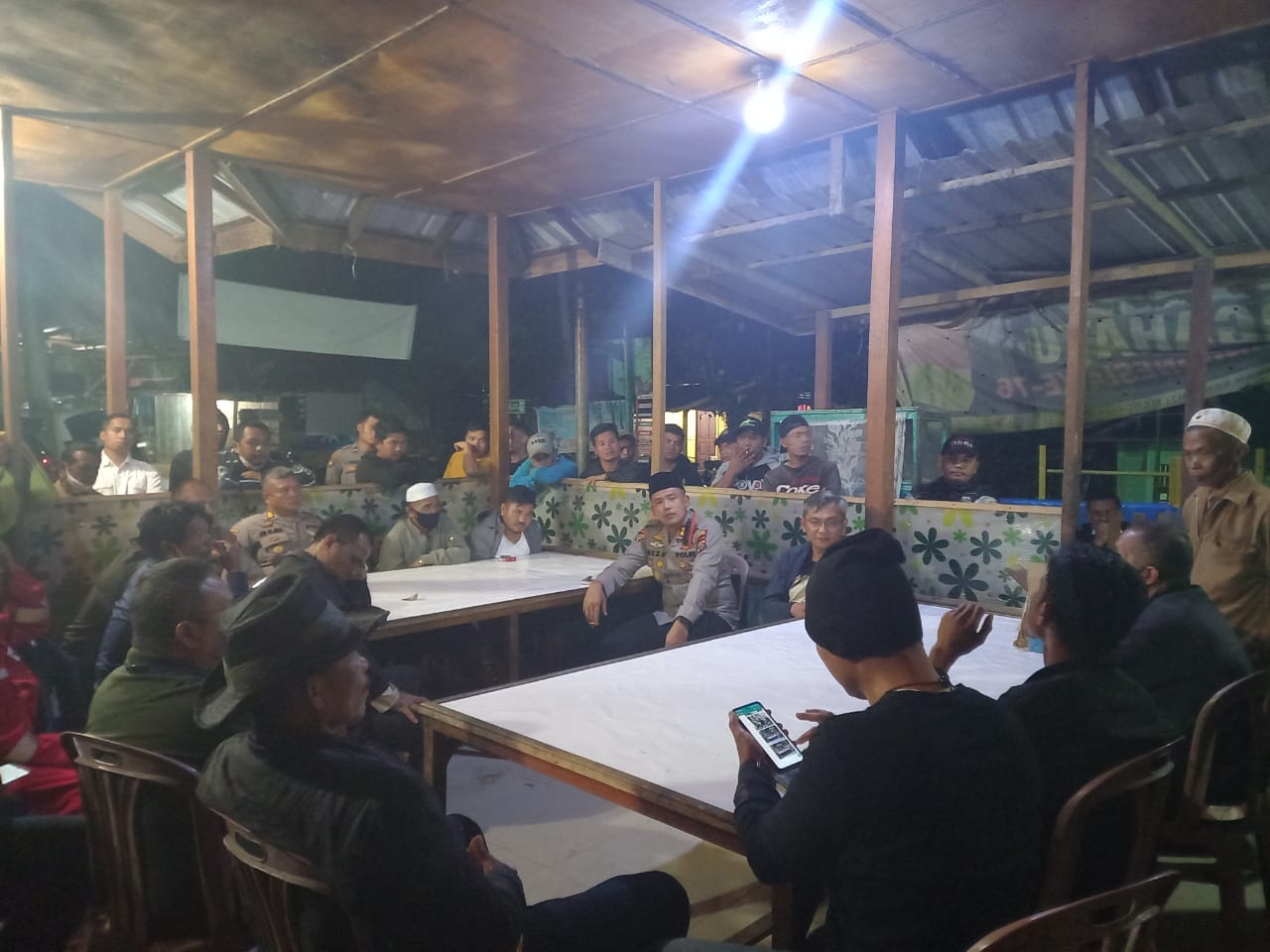 Kapolres Madina Kunjungi Posko Evakuasi Warga Terpapar Kebocoran H2S Milik PT. SMGP, Ini Pesan AKBP H. M. Reza