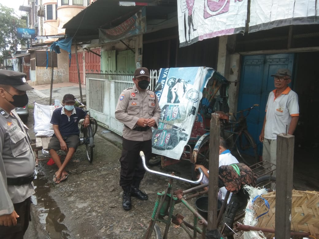 Binmas Polrestabes Medan Imbau Warga Kelurahan Gang Buntu Patuhi Prokes