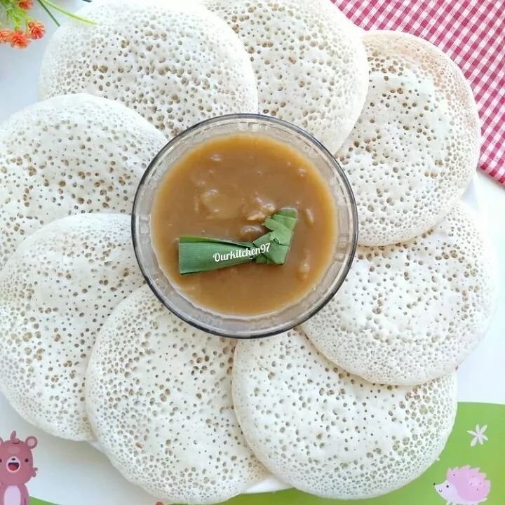 Hem, Nikmatnya Sarapan Pagi dengan Serabi Kuah Durian
