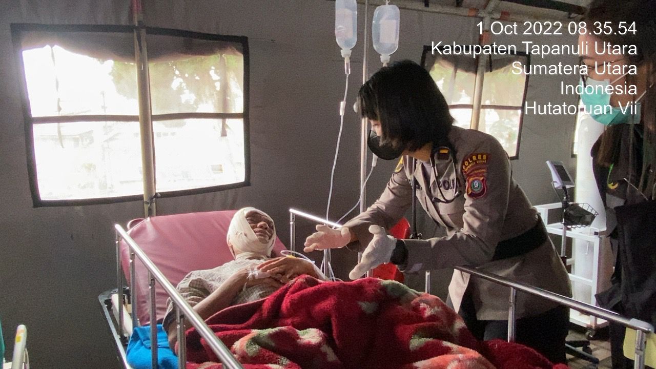 Polda Sumut dan Forkopimda Tapanuli Utara Evakuasi Warga Korban Gempa ke Rumah Sakit