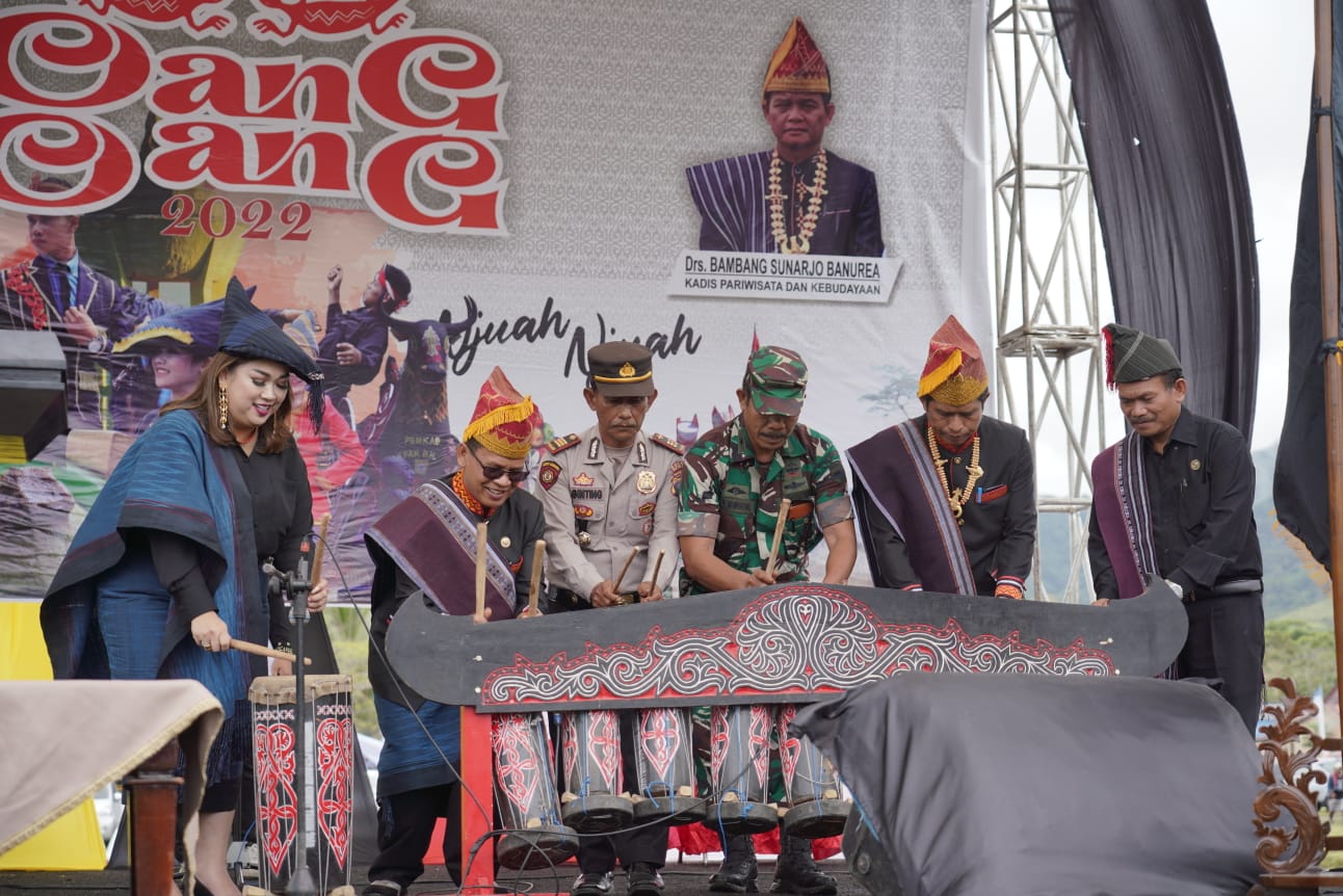 Pemkab Pakpak Bharat Resmi Buka Pesta OANG-OANG Thn 2022 Di Napasengkut Salak