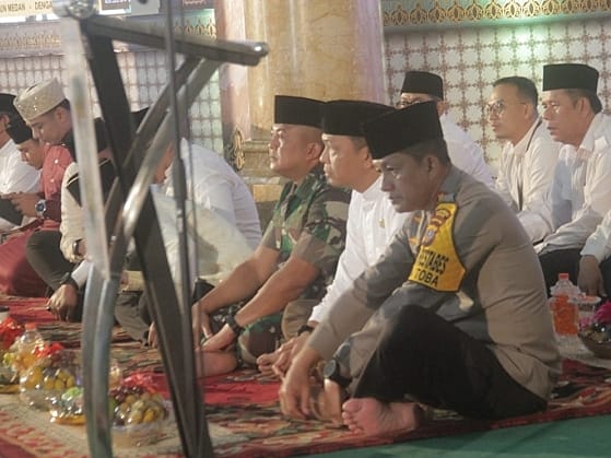 Kapolrestabes Medan Hadiri Peringatan Maulid Nabi Muhammad SAW di Masjid Raya