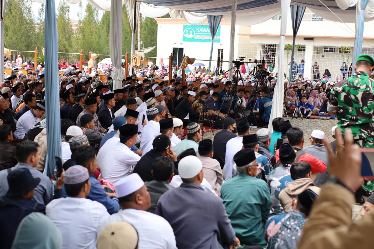 Ribuan Masyarakat Hadiri Tablikh Akbar Safari Dakwah Ustad Hadi Hidayat