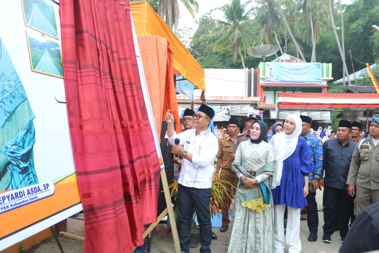 Bupati Solok Resmikan Infrastruktur Sekaligus Menghadiri Acara Baralek Kaua Nagari Sibarambang