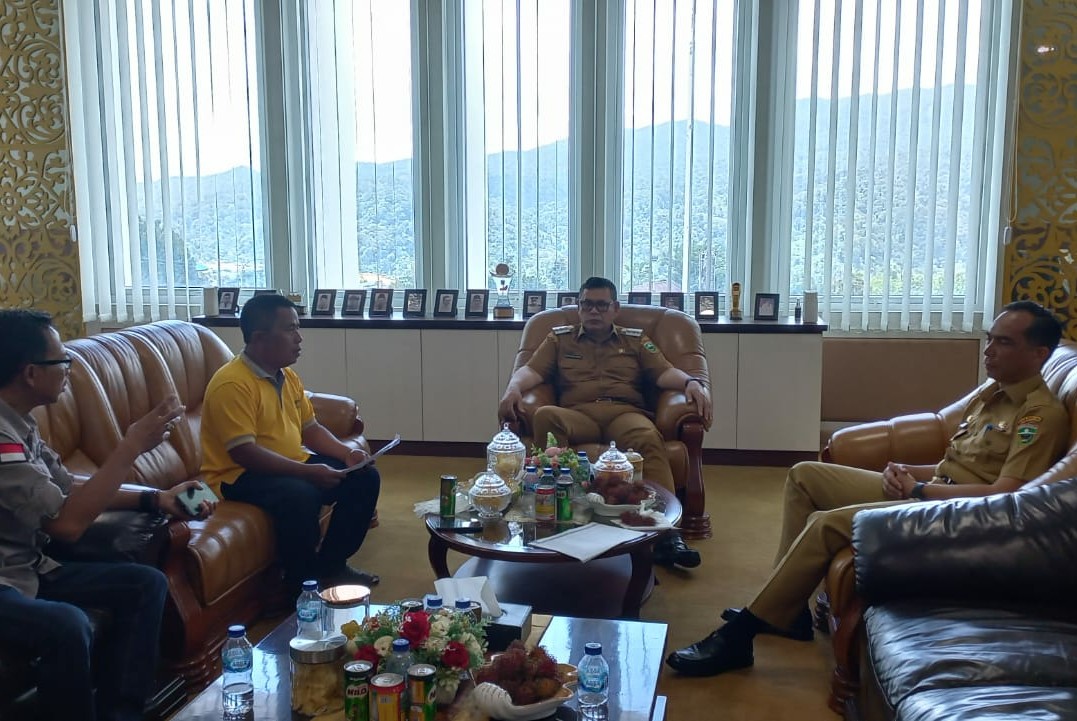 GOR Tuanku Tabiang Batupang Kabupaten Solok Menjadi Lapangan Hijau Pelaksana Bupati Solok CUP 2022