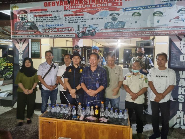 Tim Gabungan GKN di Aek Kanopan, Robohkan 10 Gubuk Tempat Transaksi Narkoba