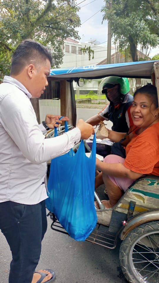 DPP RMTH Berbagi Pada Pedagang dan Ojol