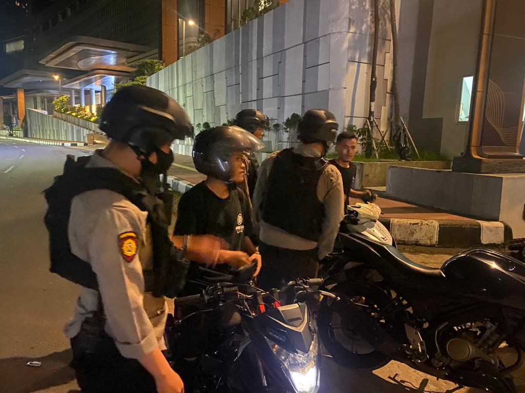 Personil Sat Samapta Polrestabes Medan dan BKO Samapta Poldasu Patroli Kamtibmas