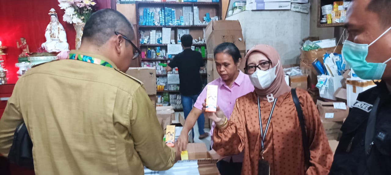 Dinas Kesehatan Lakukan Pemeriksaan Apotek dan Toko Obat , 5 Item Termasuk Ter Morex dan UNIBEBI Cough Syrup Ditarik