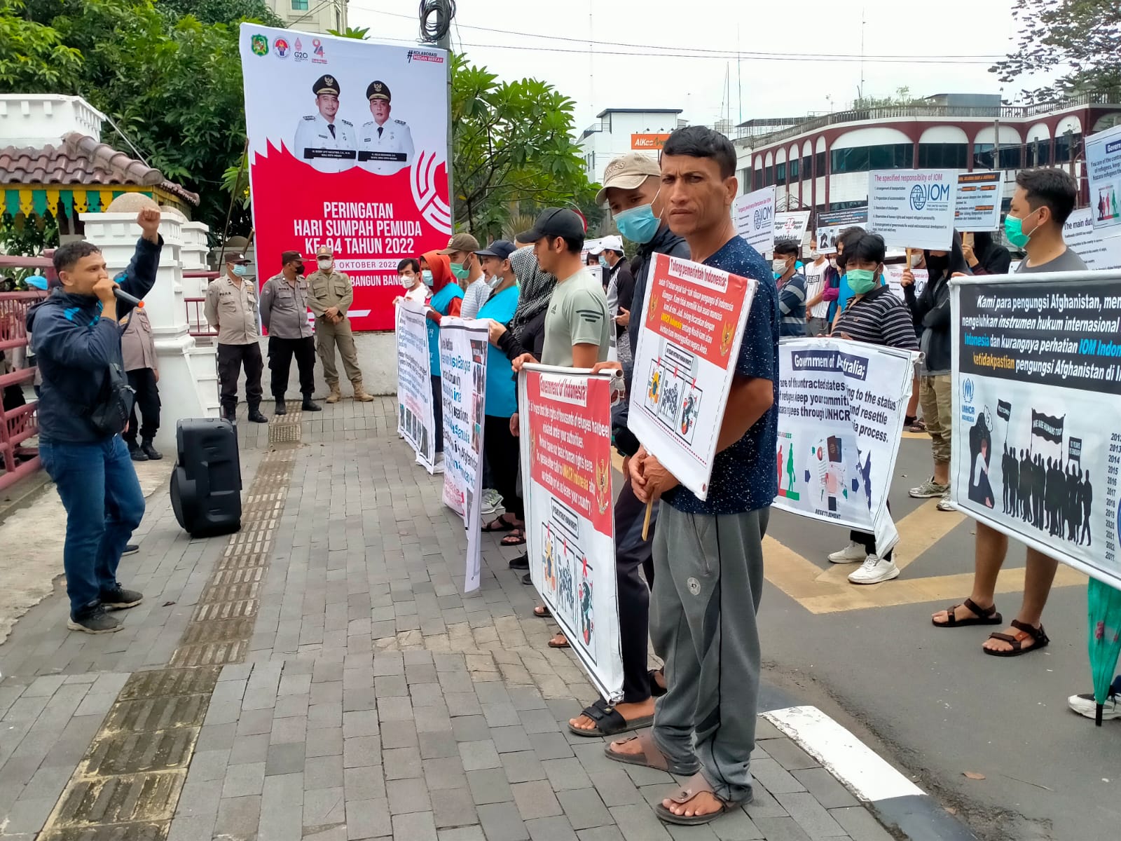 Unras Pengungsi Afghanistan di Kantor Walikota Dijaga Ketat Personil Polrestabes Medan