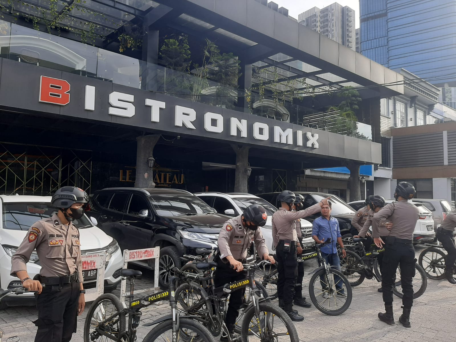 Samapta Polrestabes Medan Patroli Bersepeda Sambangi Beberapa Objek Vital