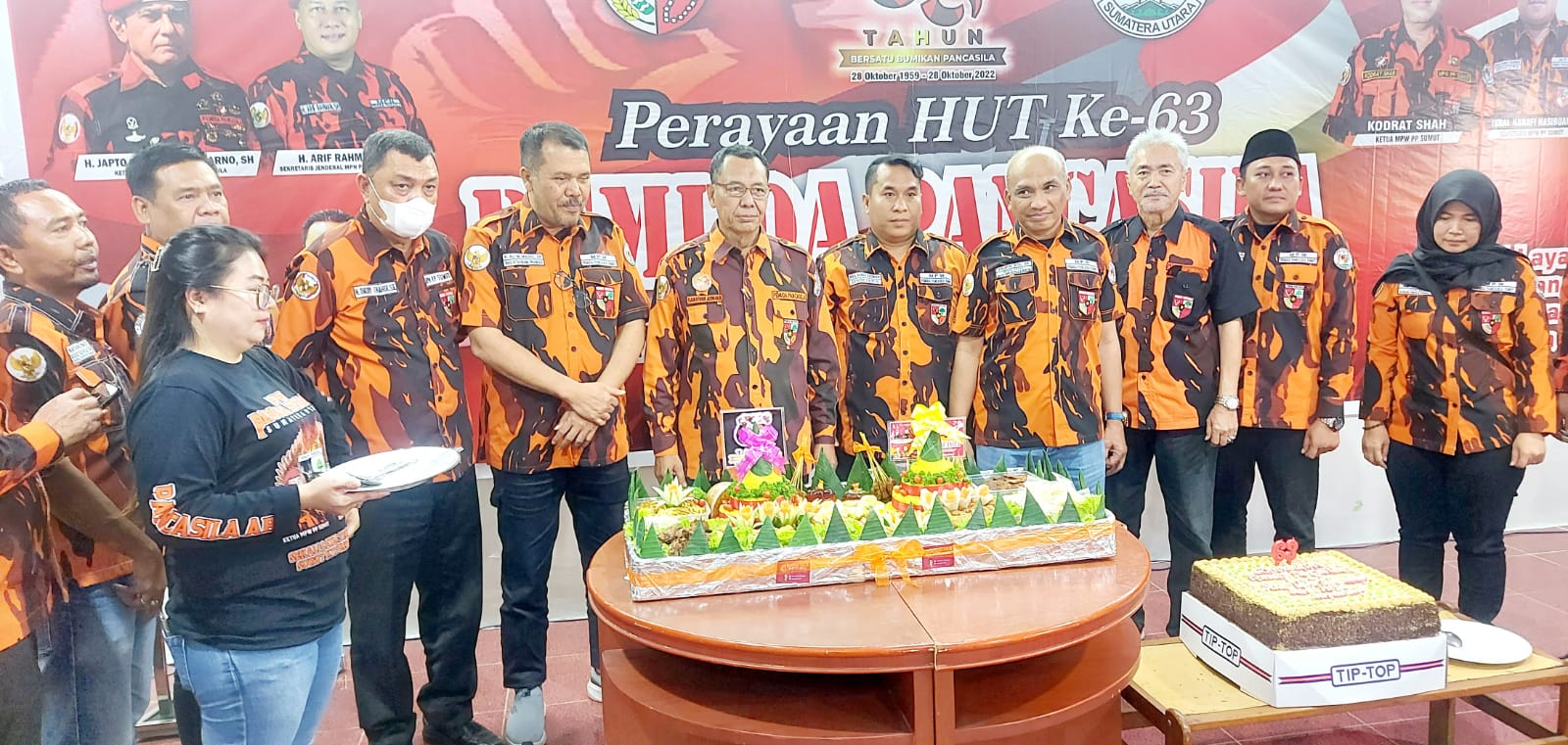 Puncak HUT ke 63 Pemuda Pancasila Potong Tumpeng, Kodrat Shah : Berbuatlah Yang Terbaik Kepada Masyarakat