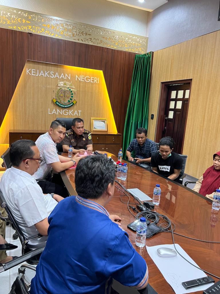 Kejari Langkat Hentikan Penuntutan Perkara dengan restorative Justice