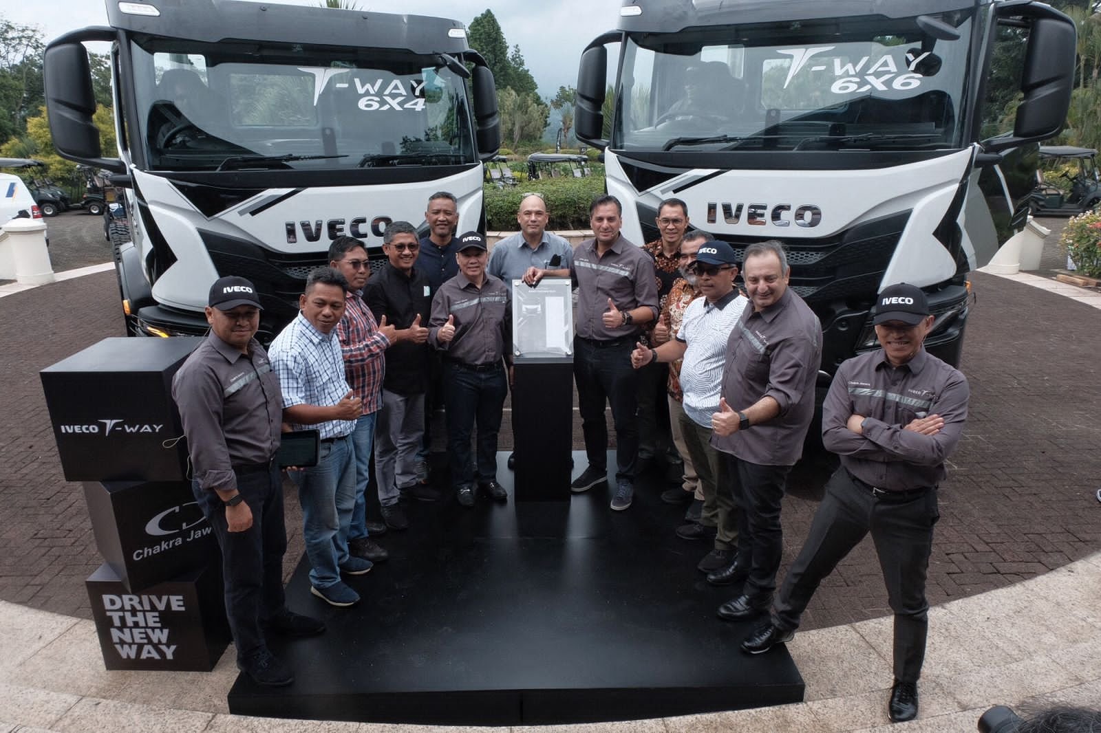 PT CHAKRA JAWARA & IVECO LUNCURKAN IVECO T-WAY ,  Truk Didesain Untuk Tugas Off-road