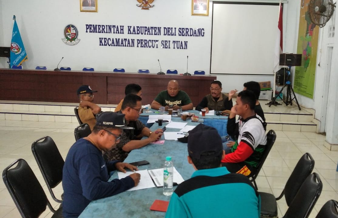 Pimpin Rakor Solusi Penangan Banjir, Ini yang Disampaikan Camat Percut Seituan Kepada Anggota