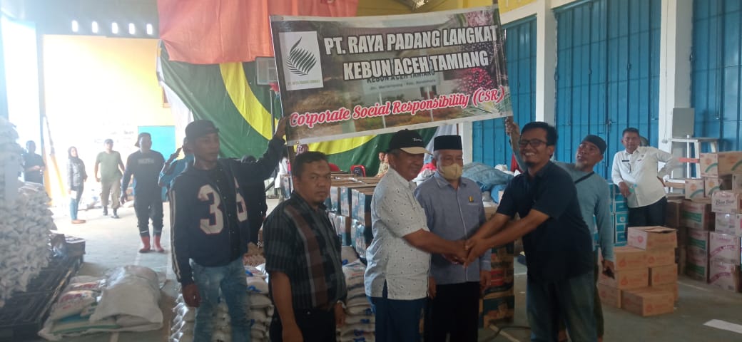 PT Rapala Kebun Aceh Tamiang Bantu Korban Banjir 