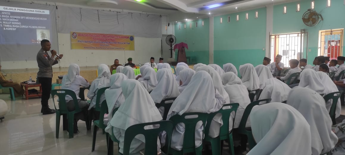 Polsek Percut Sei Tuan Giat Sambang di SMA Yayasan Perguruan Madinatussalam