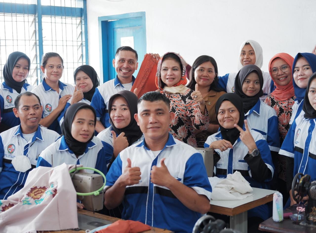 Ketua PKK Deli Serdang Tinjau Penyandang Disabilitas Ikuti Pelatihan Kerja