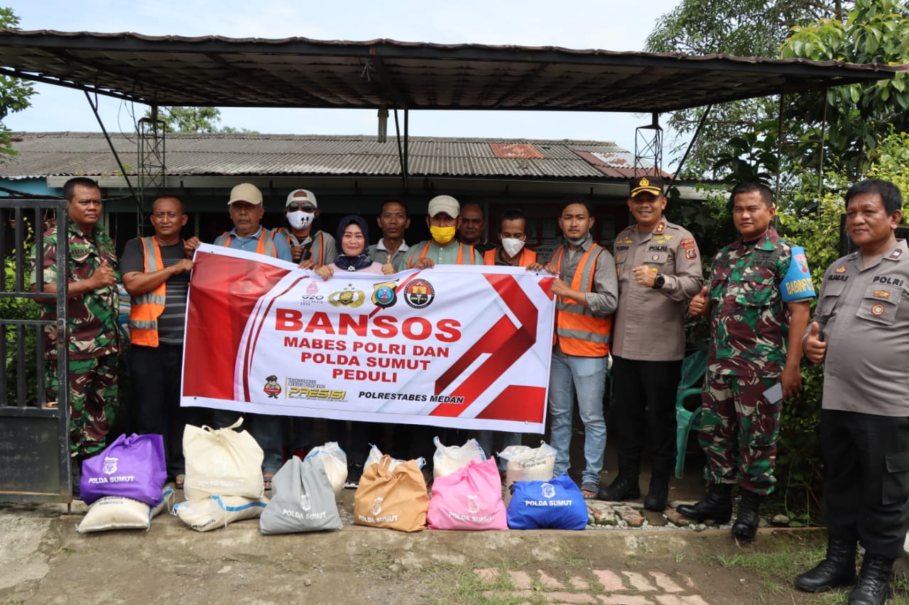 Wakapolrestabes Medan Salurkan Sembako Mabes Polri dan Polda Sumut Peduli
