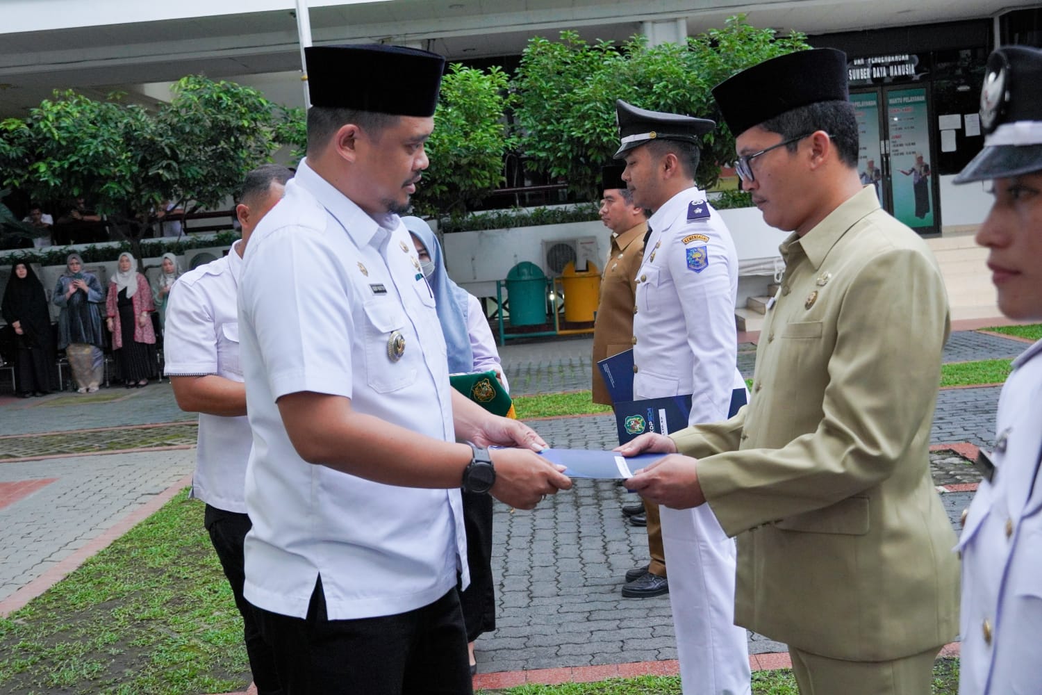 Lantik 6 Pejabat Tinggi & Administrasi, Bobby Nasution: Jangan Ada Korupsi di Lingkungan Pemko Medan!