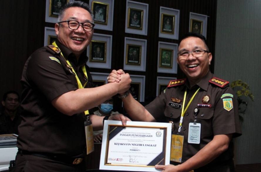 Kejari Langkat Peringkat I Bidang Pidum,  Cabjari Pangkalan Brandan Raih 4 Penghargaan