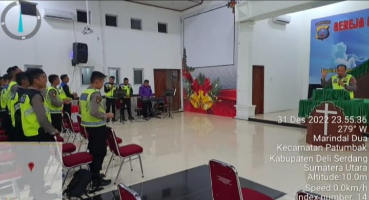 Jelang Pergantian Tahun, Personel Ops Lilin Polda Sumut Laksanakan Ibadah Bersama