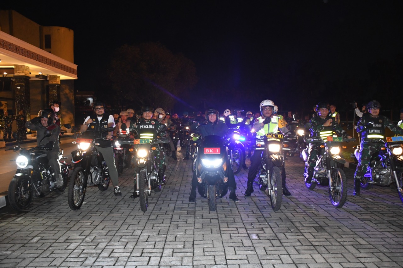 Pangdam I/BB Bersama Forkopimda Sumut Patroli Keliling Mengamankan Malam Tahun Baru 2023