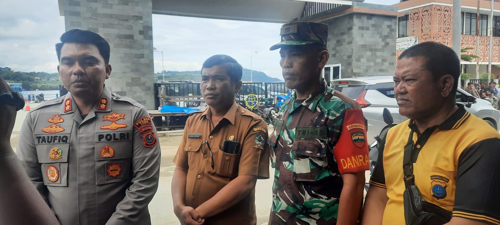 Kapolres Toba dan Sekda Pimpin Gotong Royong di Lokasi Even F1H2O Dan Kota Balige