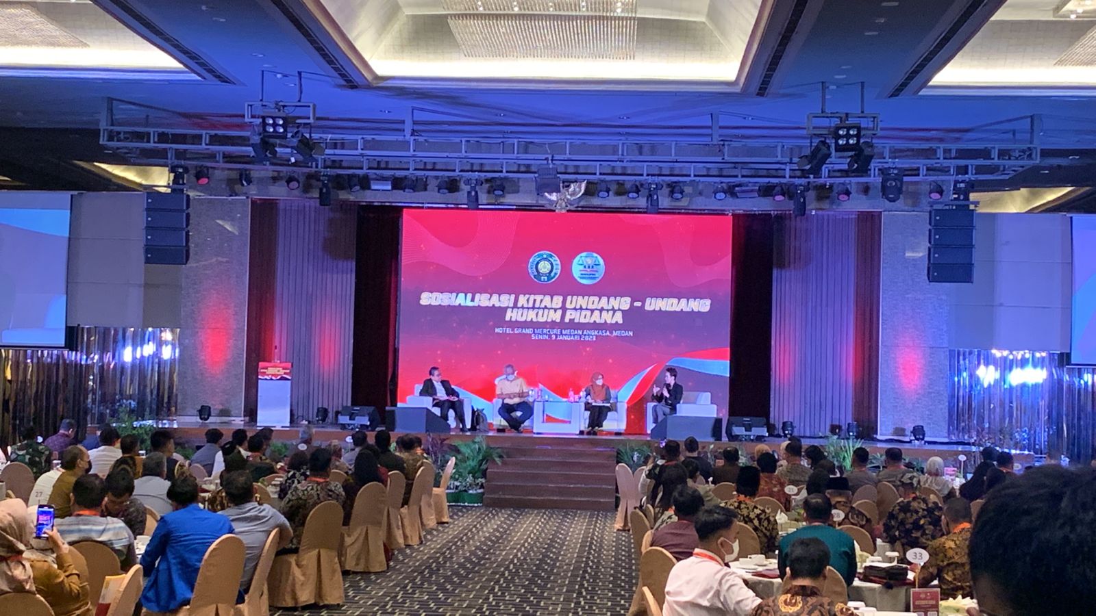 MAHUPIKI dan Akademisi : KUHP Nasional Upaya Pembaruan Sistem Nilai Bercorak Indonesia