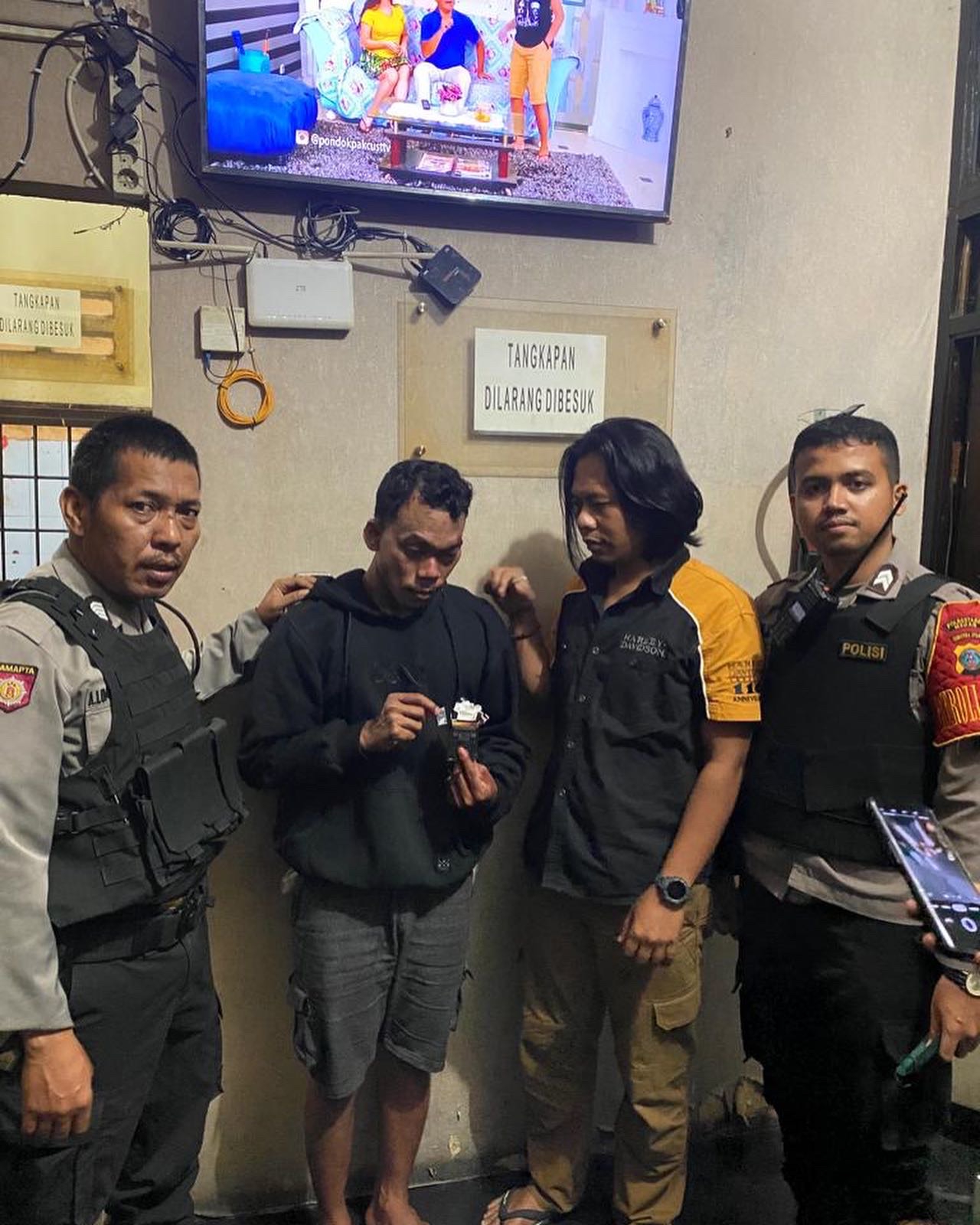 Personil Samapta Polrestabes Medan Amankan Seorang Warga Simpan Sabu Dalam Bunhkus Rokok