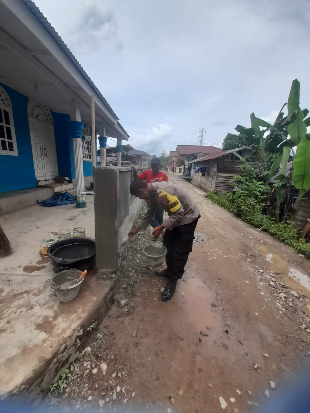 Peran Polri Untuk Meringankan Beban Masyarakat,