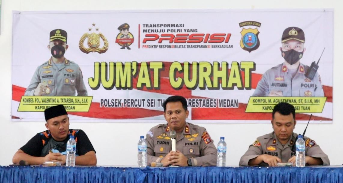 Jumat Curhat, Wakapolrestabes Medan Terima Kritikan dari Warga Desa Sidodadi