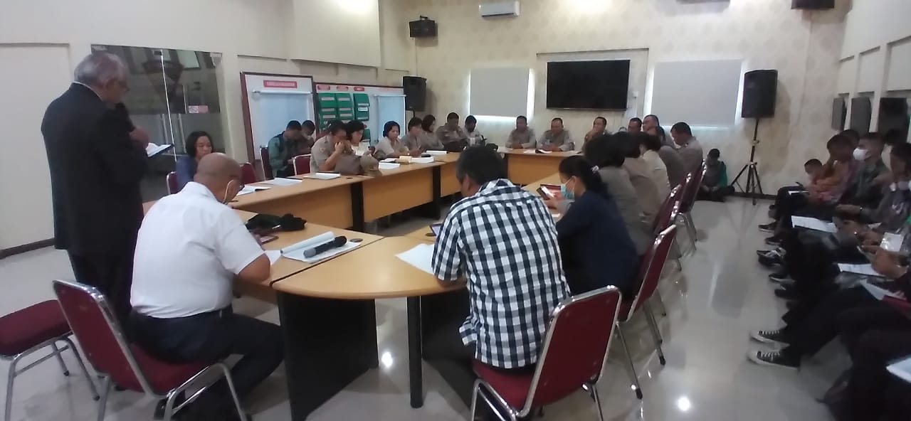 Polrestabes Medan Gelar Binrohtal kepada Personel Beragama Nasrani