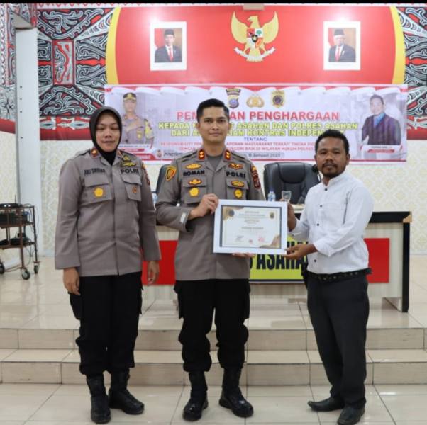 Kapolres Asahan AKBP Roman Smaradhana Raih Penghargaan dari Aktivis HAM Kontras Independent