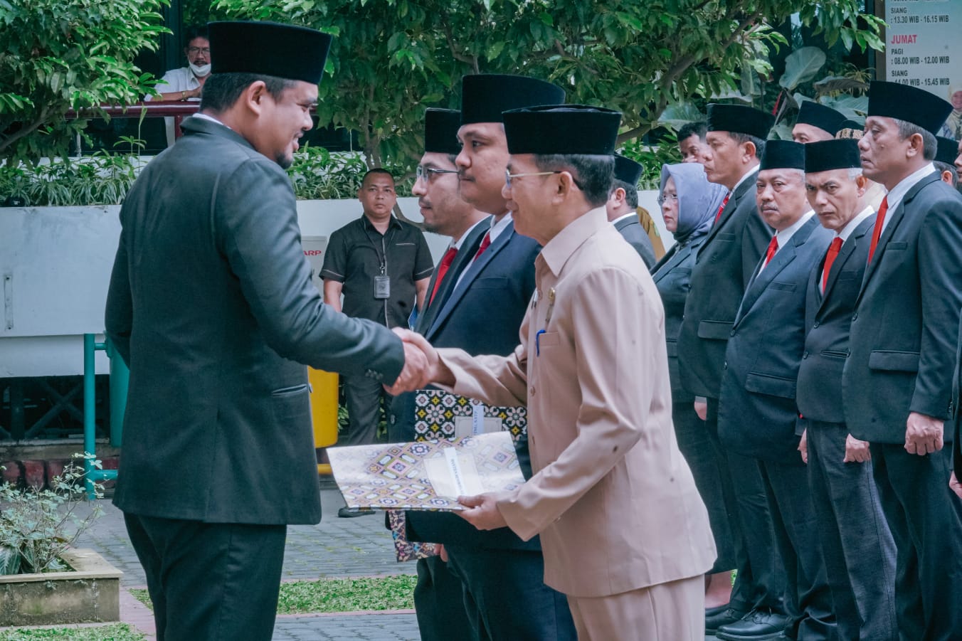 Hari Pertama Kerja Di 2023, Bobby Nasution Lantik & Kukuhkan 102 Pejabat Di Lingkungan Pemko Medan