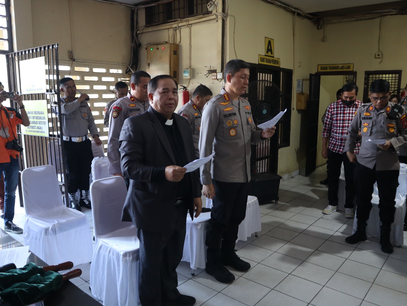 Kapolrestabes Medan Gelar Ibadah Ucapan Syukur Beserta Tahanan