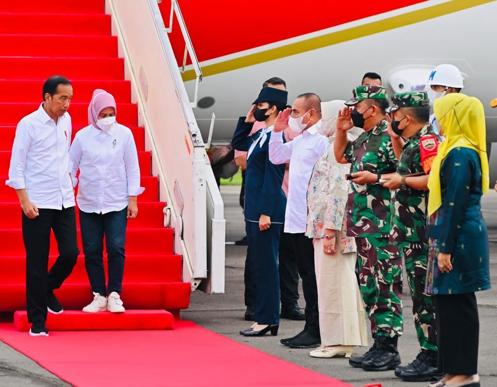 Pangdam I/BB Bersama Forkopimda Sambut Kedatangan Presiden RI di Medan