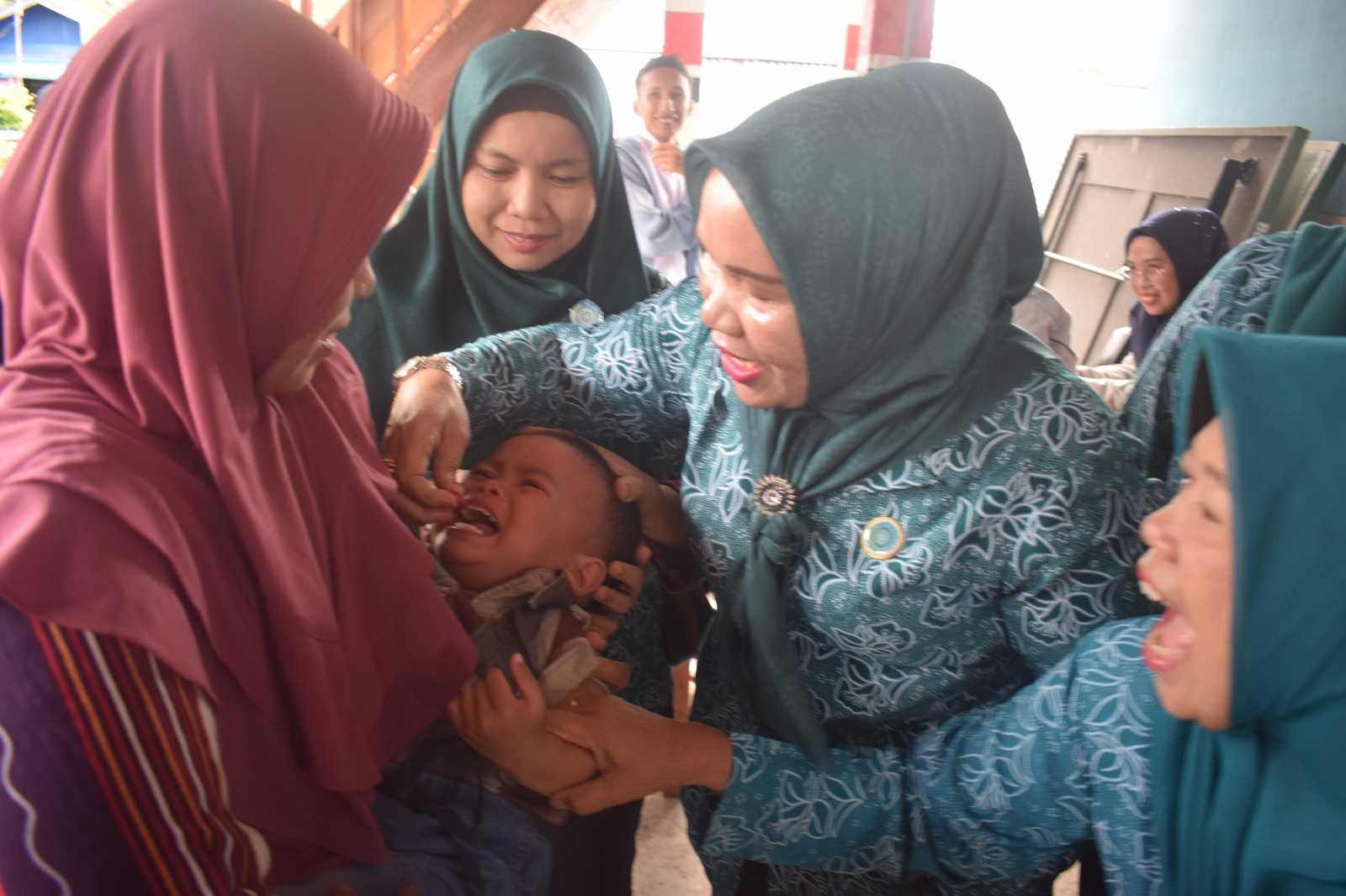 Saat Peninjauan Pelayanan Posyandu : Ketua TP - PKK Kota P. Sidempuan,